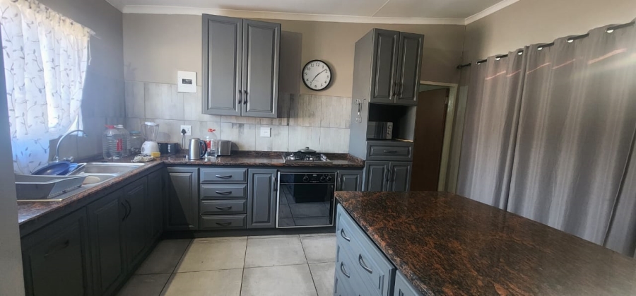 To Let 1 Bedroom Property for Rent in Brits North West